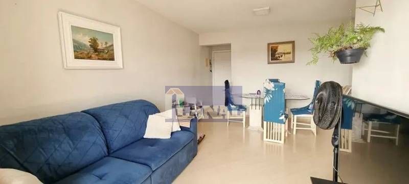 Apartamento à venda com 2 quartos, 66m² - Foto 2