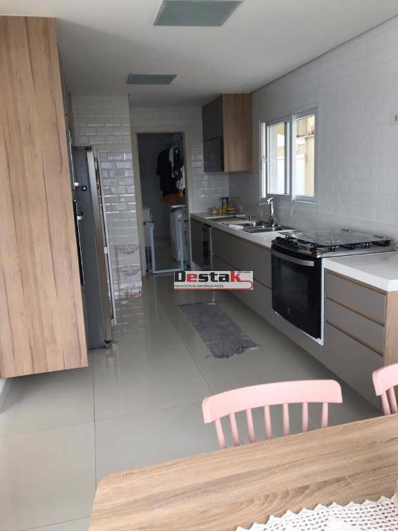 Sobrado à venda com 4 quartos, 450m² - Foto 6