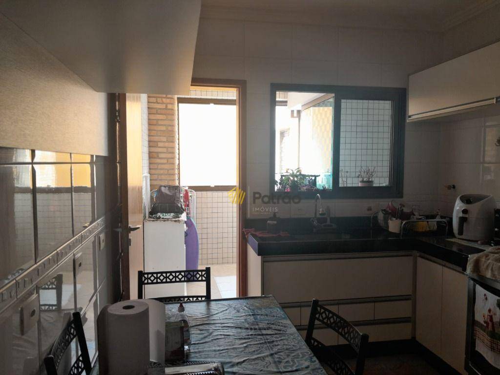 Apartamento para alugar com 3 quartos, 130m² - Foto 25