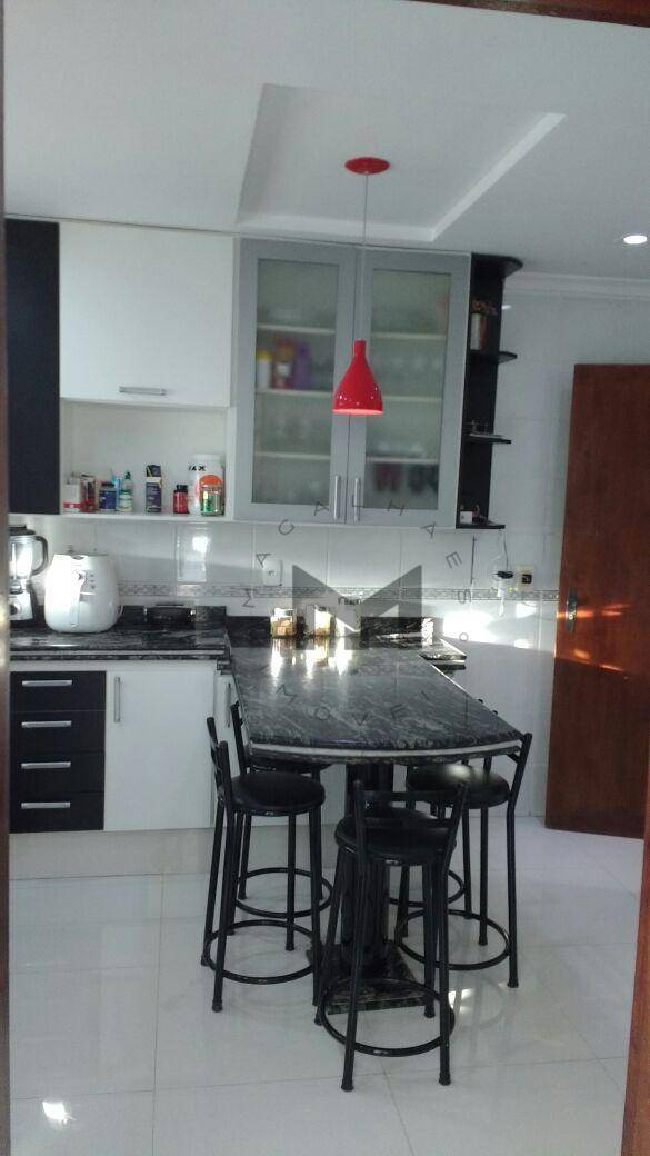 Casa à venda com 5 quartos, 234m² - Foto 8