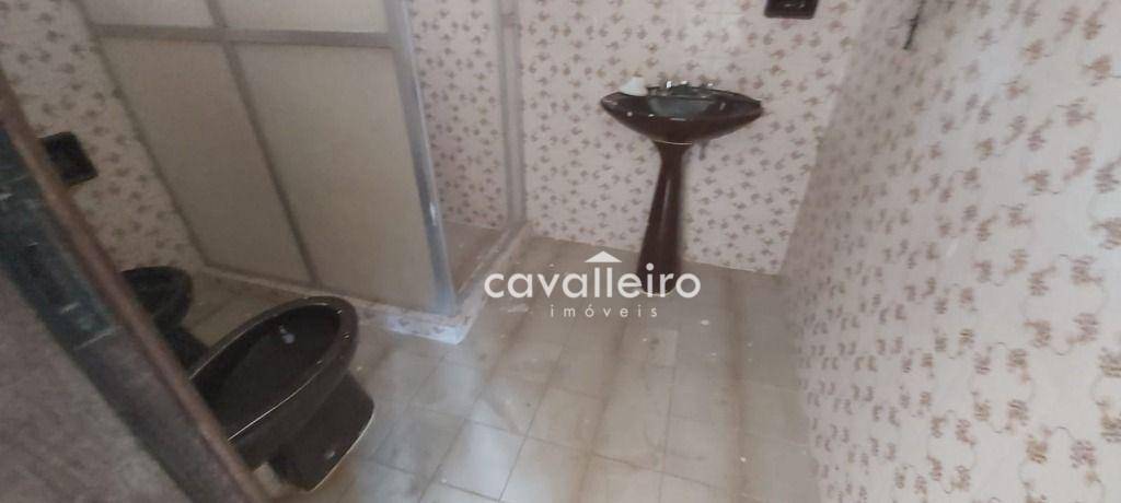 Casa à venda com 6 quartos, 90m² - Foto 10
