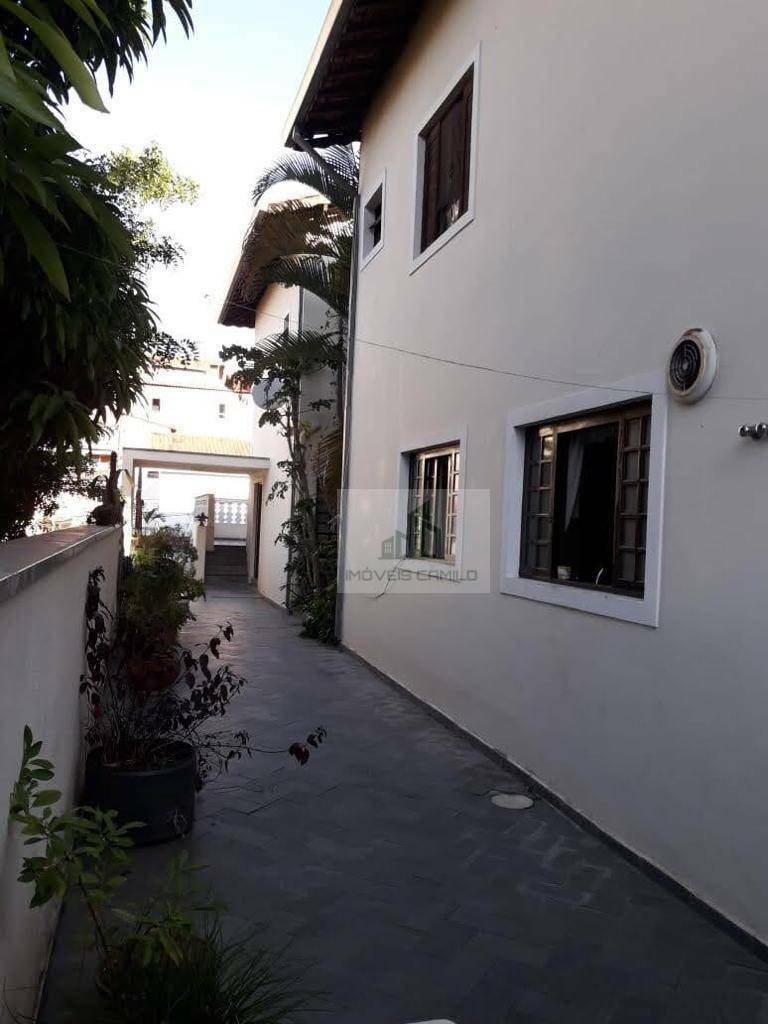 Casa à venda com 5 quartos, 250m² - Foto 13