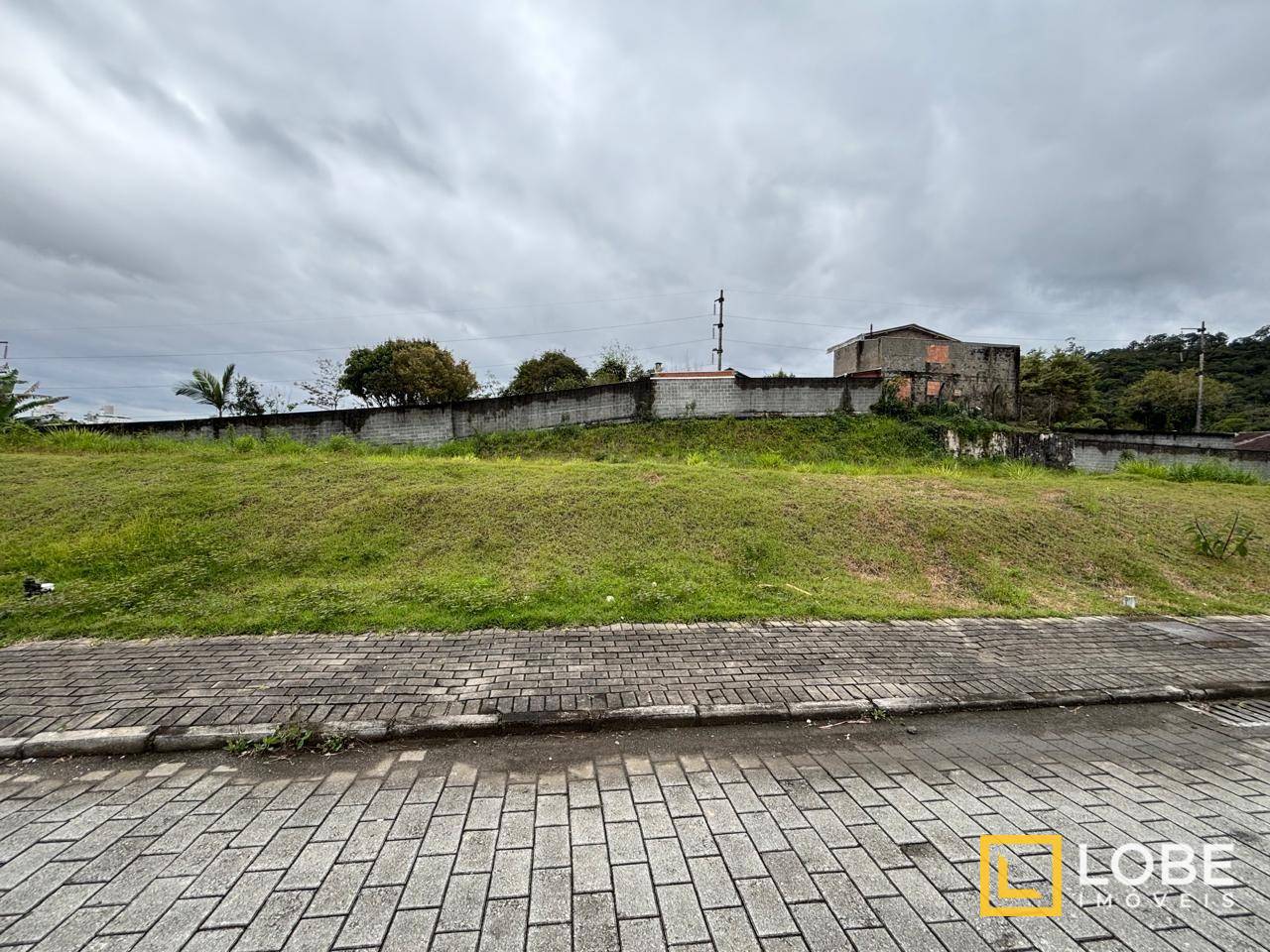 Loteamento e Condomínio, 297 m² - Foto 1