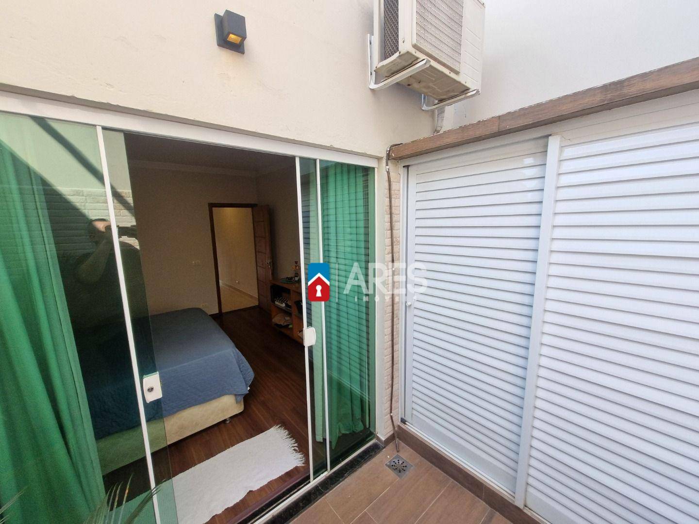 Casa à venda com 3 quartos, 207m² - Foto 14