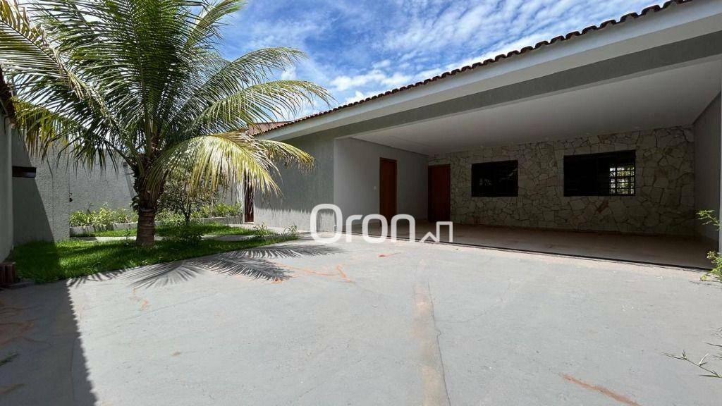 Casa à venda com 3 quartos, 200m² - Foto 1