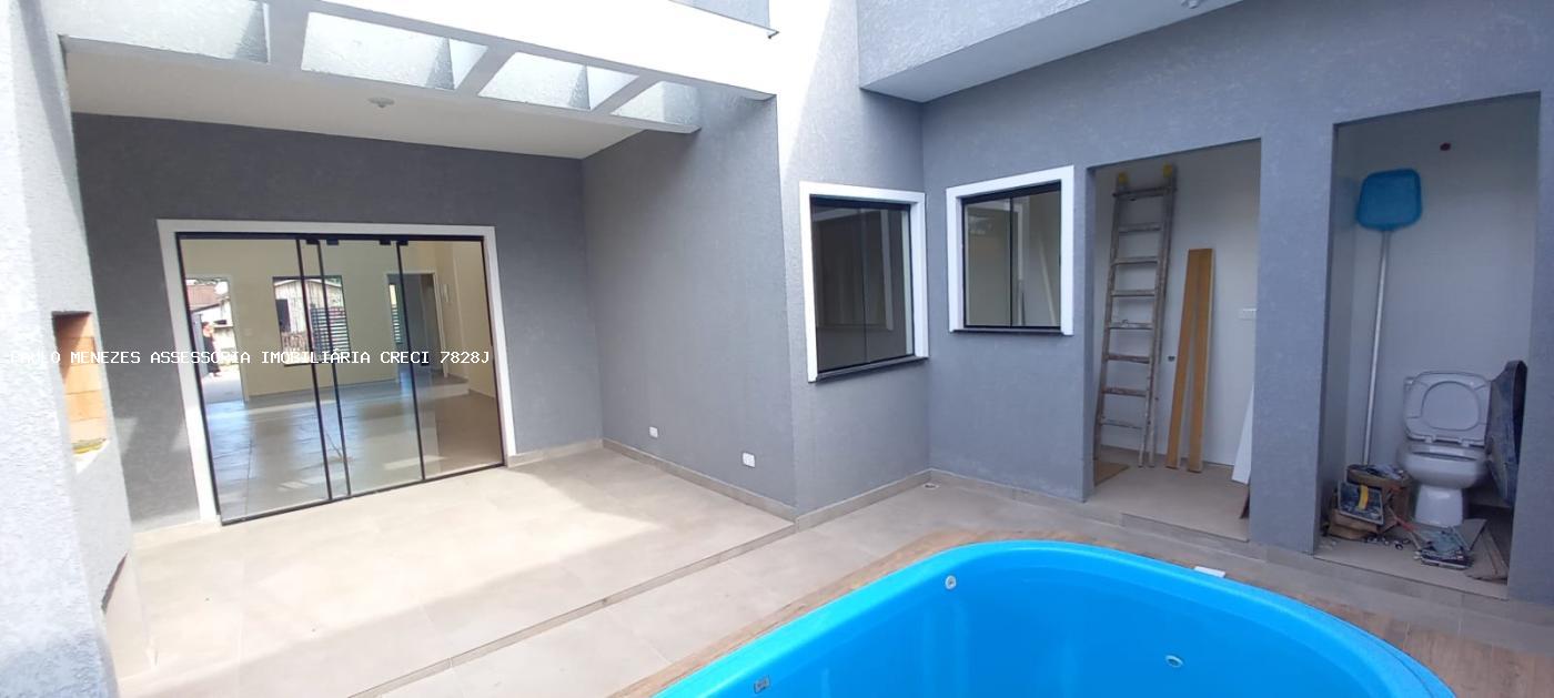 Casa à venda com 3 quartos, 168m² - Foto 1