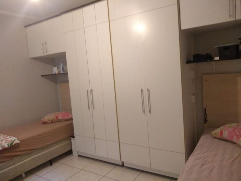 Casa à venda com 4 quartos, 180m² - Foto 14