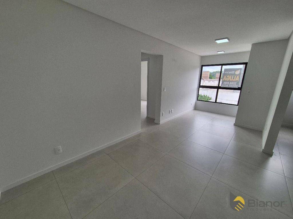 Apartamento para alugar com 2 quartos, 56m² - Foto 3