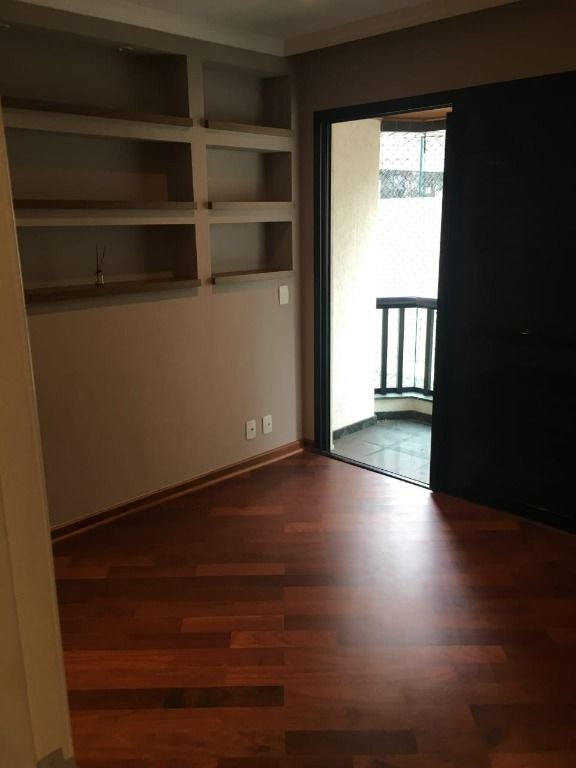 Apartamento à venda com 3 quartos, 215m² - Foto 6