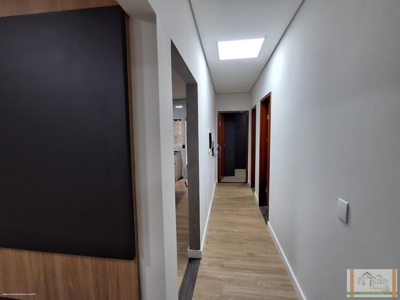 Casa à venda com 3 quartos, 200m² - Foto 5