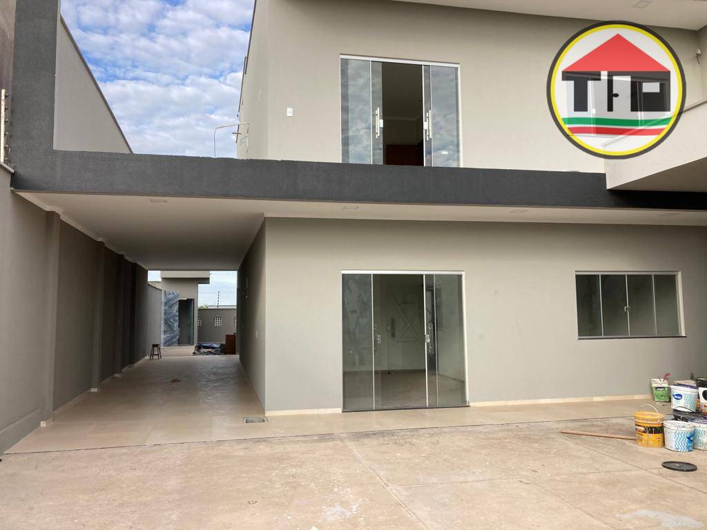 Casa de Condomínio à venda com 4 quartos, 285m² - Foto 2