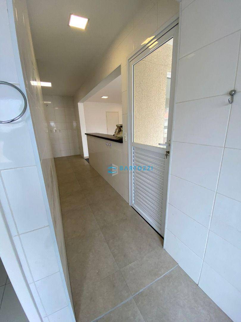 Apartamento para alugar com 3 quartos, 124m² - Foto 12