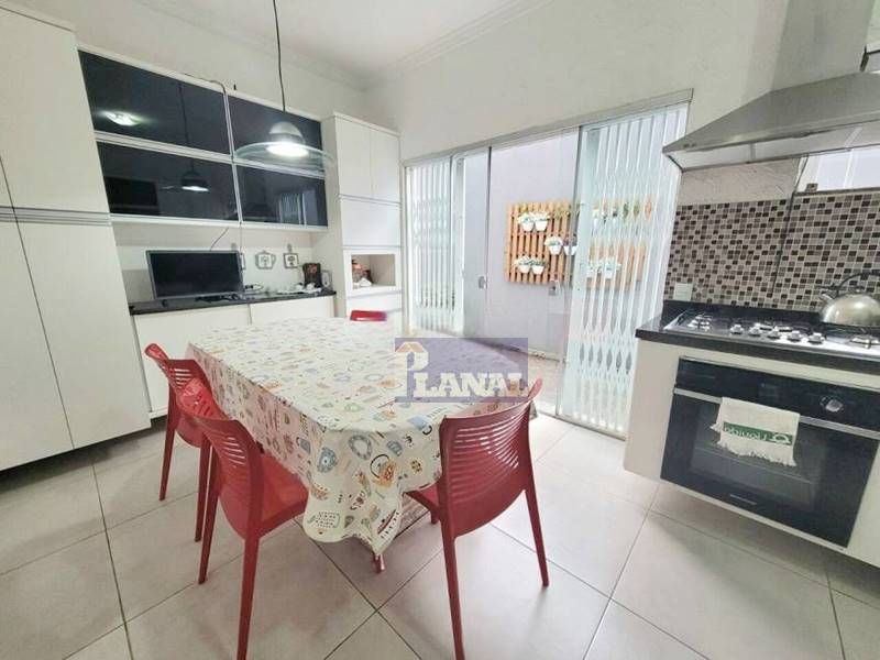 Sobrado à venda com 4 quartos, 227m² - Foto 18