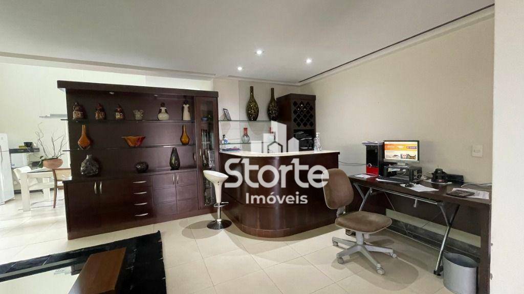 Casa à venda com 3 quartos, 280m² - Foto 3