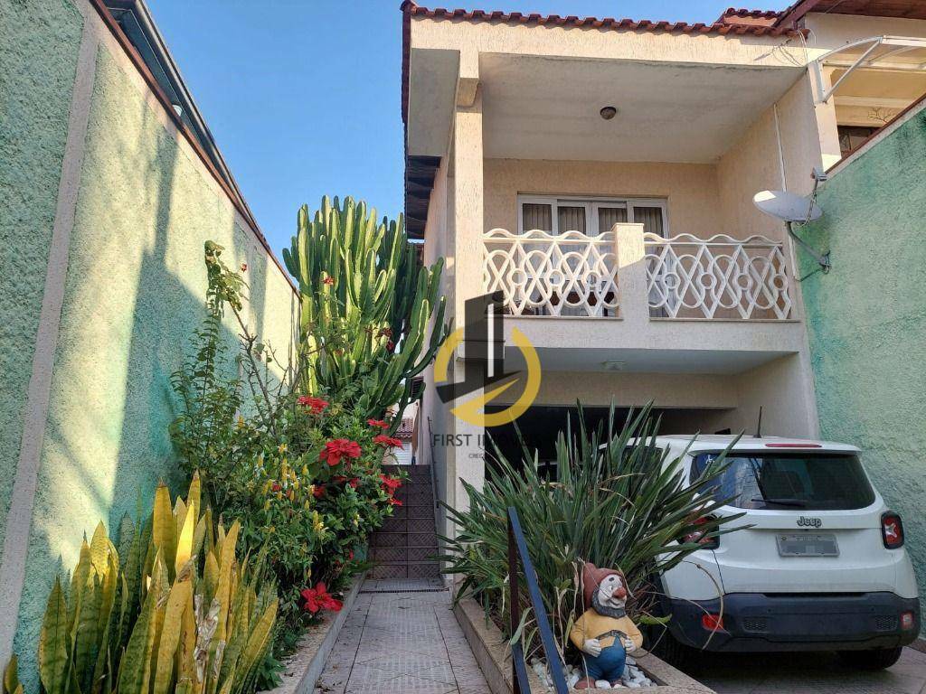 Casa à venda com 4 quartos, 194m² - Foto 1