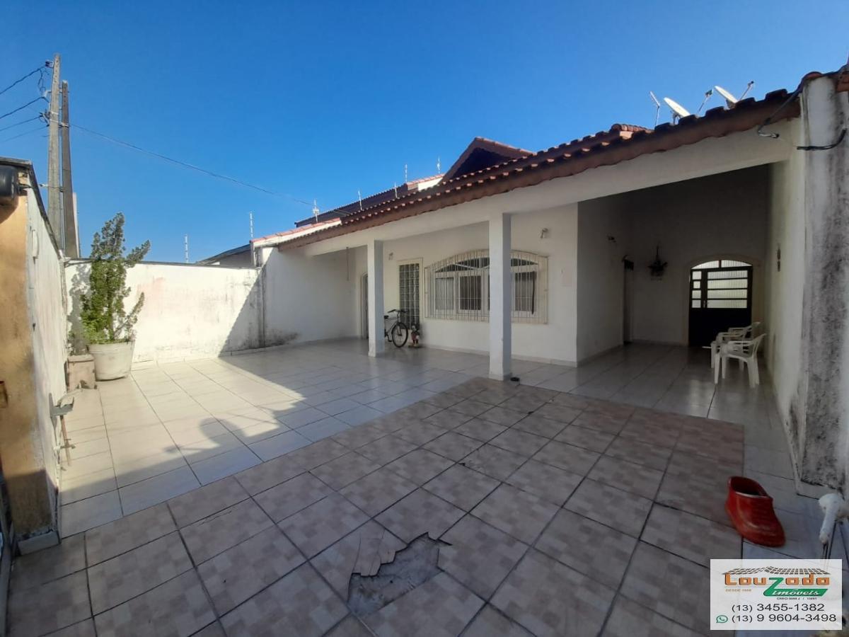 Casa à venda com 3 quartos, 297m² - Foto 1