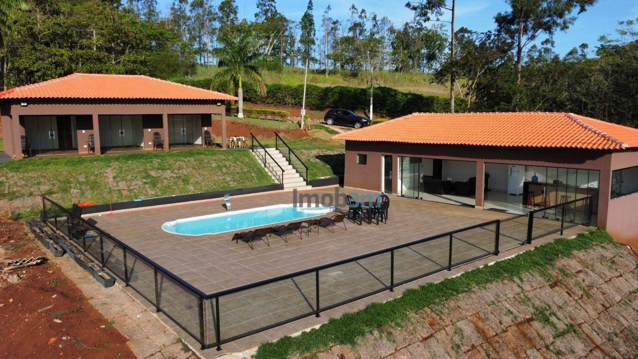 Chácara à venda com 3 quartos, 2400m² - Foto 1