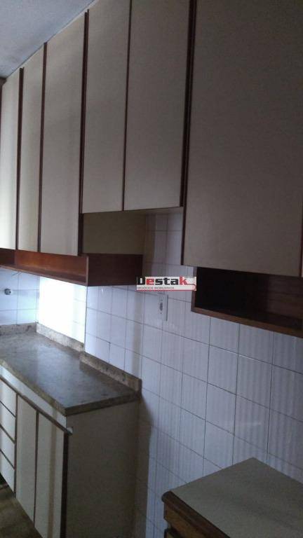 Apartamento à venda com 2 quartos, 85m² - Foto 15