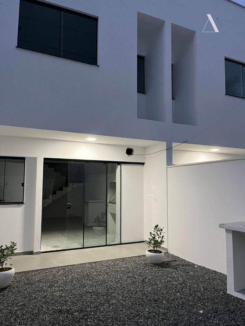 Casa à venda com 3 quartos, 108m² - Foto 13