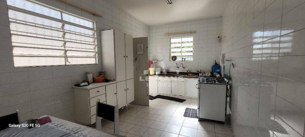 Casa à venda com 2 quartos, 140m² - Foto 2