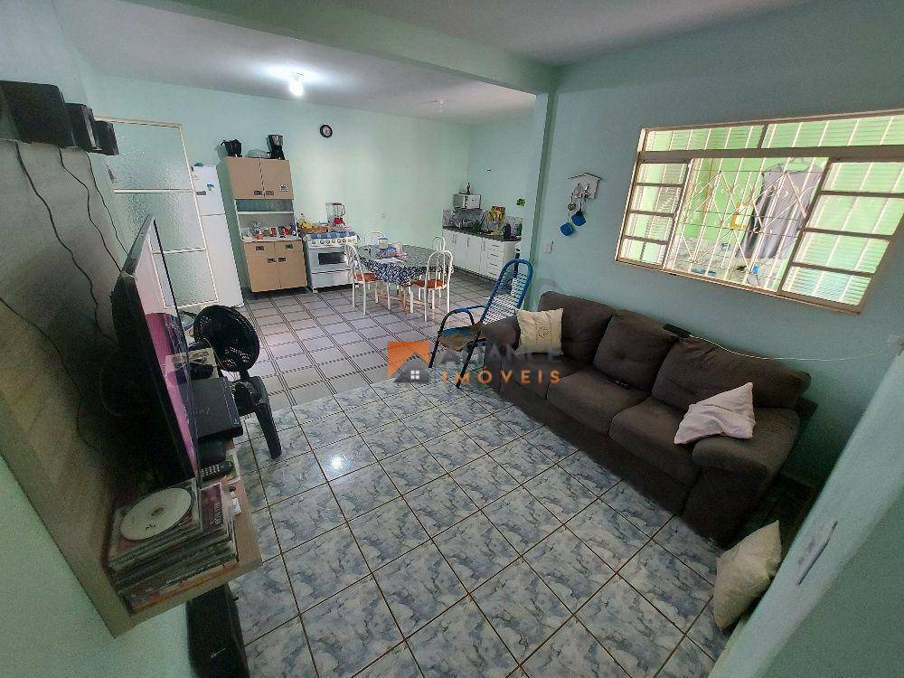 Casa à venda com 3 quartos, 100m² - Foto 7