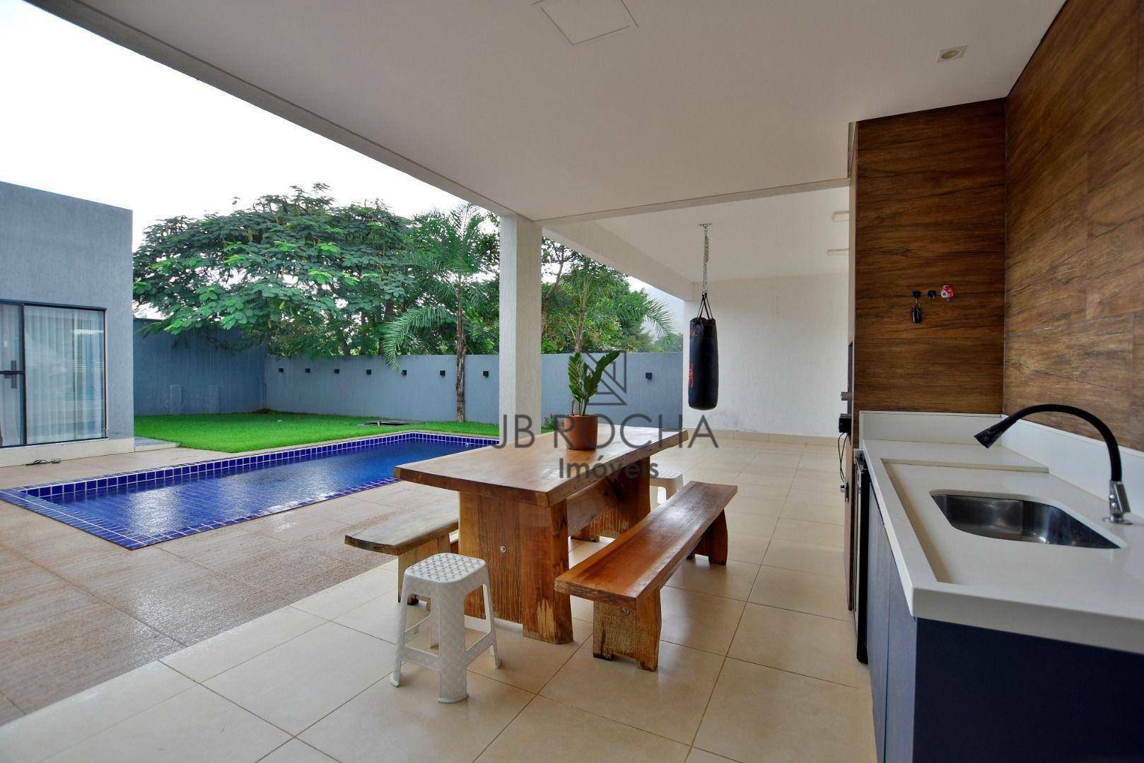 Casa de Condomínio à venda com 3 quartos, 248m² - Foto 2