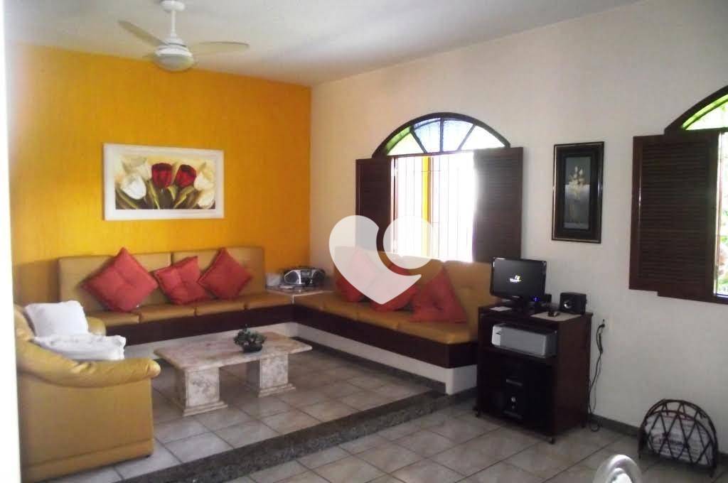 Casa de Condomínio à venda com 3 quartos, 381m² - Foto 4