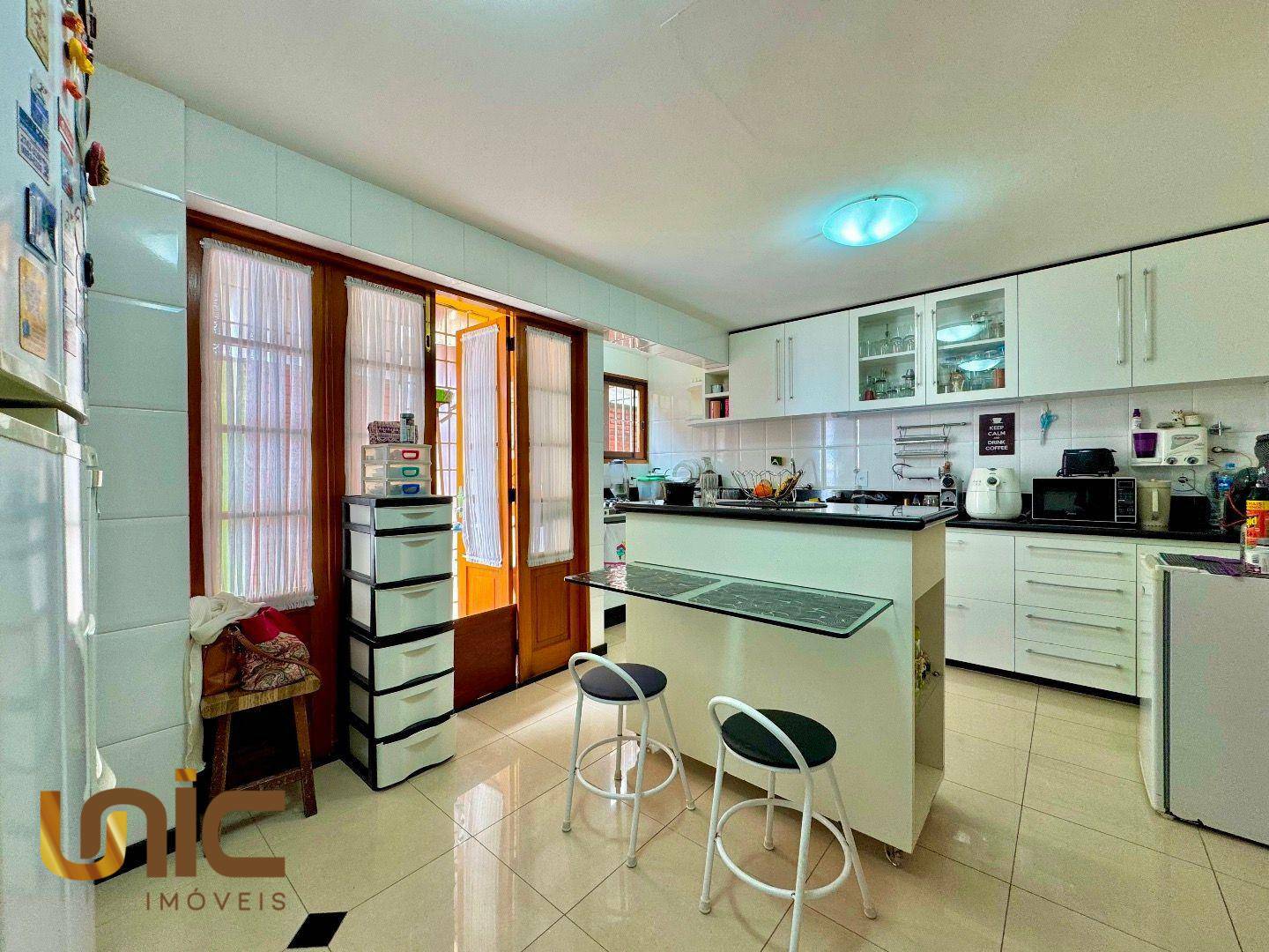 Casa à venda com 4 quartos, 220m² - Foto 22