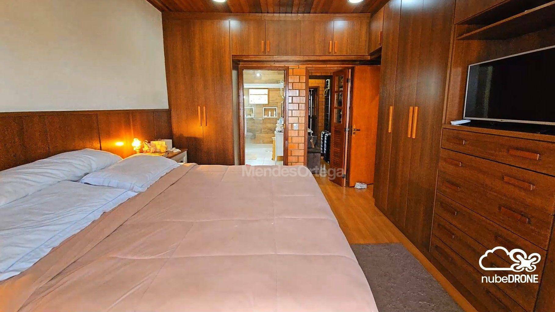 Casa de Condomínio à venda com 4 quartos, 400m² - Foto 12