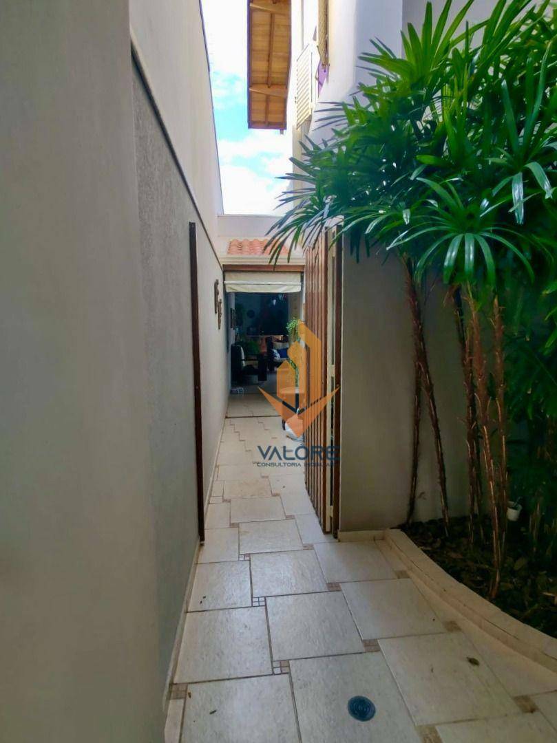 Casa à venda com 3 quartos, 250m² - Foto 22