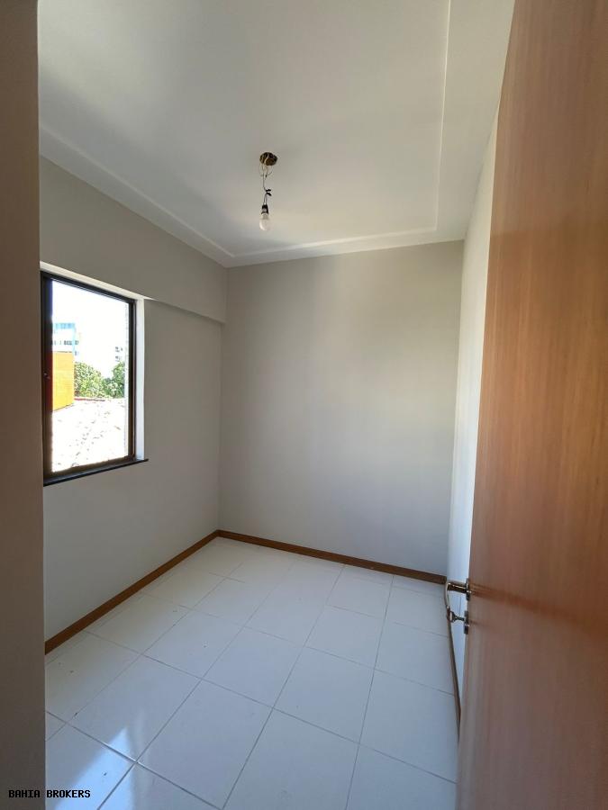 Apartamento à venda com 3 quartos, 85m² - Foto 2