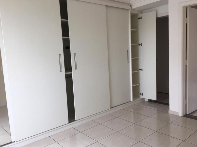 Apartamento à venda com 3 quartos, 105m² - Foto 4