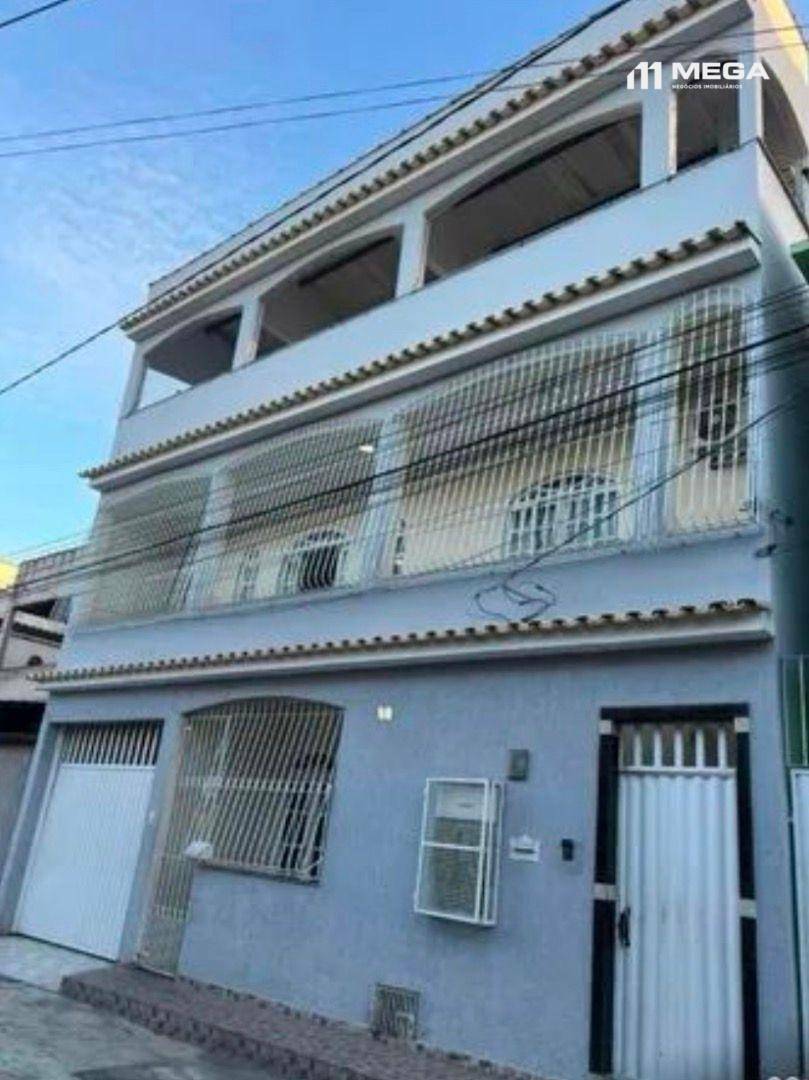 Casa à venda com 3 quartos, 300m² - Foto 1