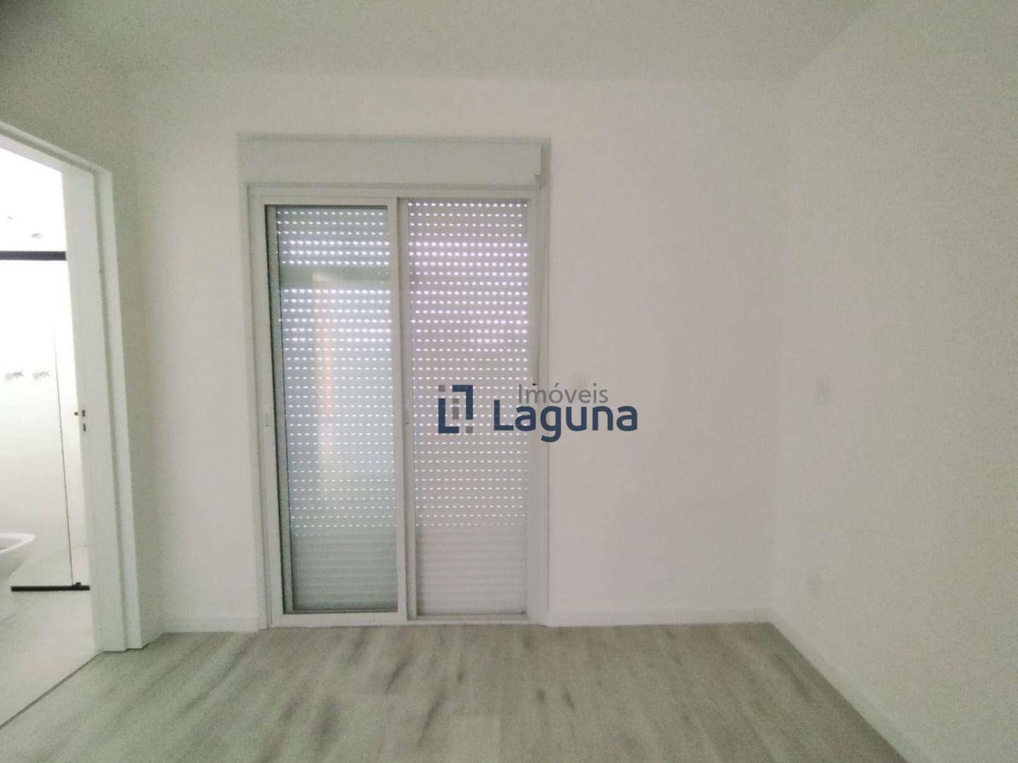 Apartamento à venda com 2 quartos, 70m² - Foto 29