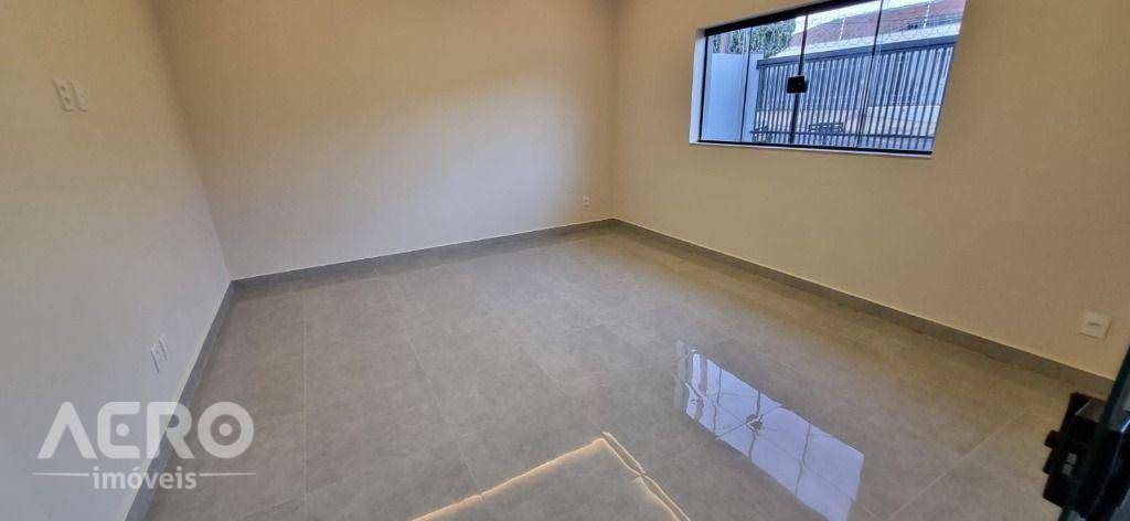 Casa à venda com 3 quartos, 145m² - Foto 3