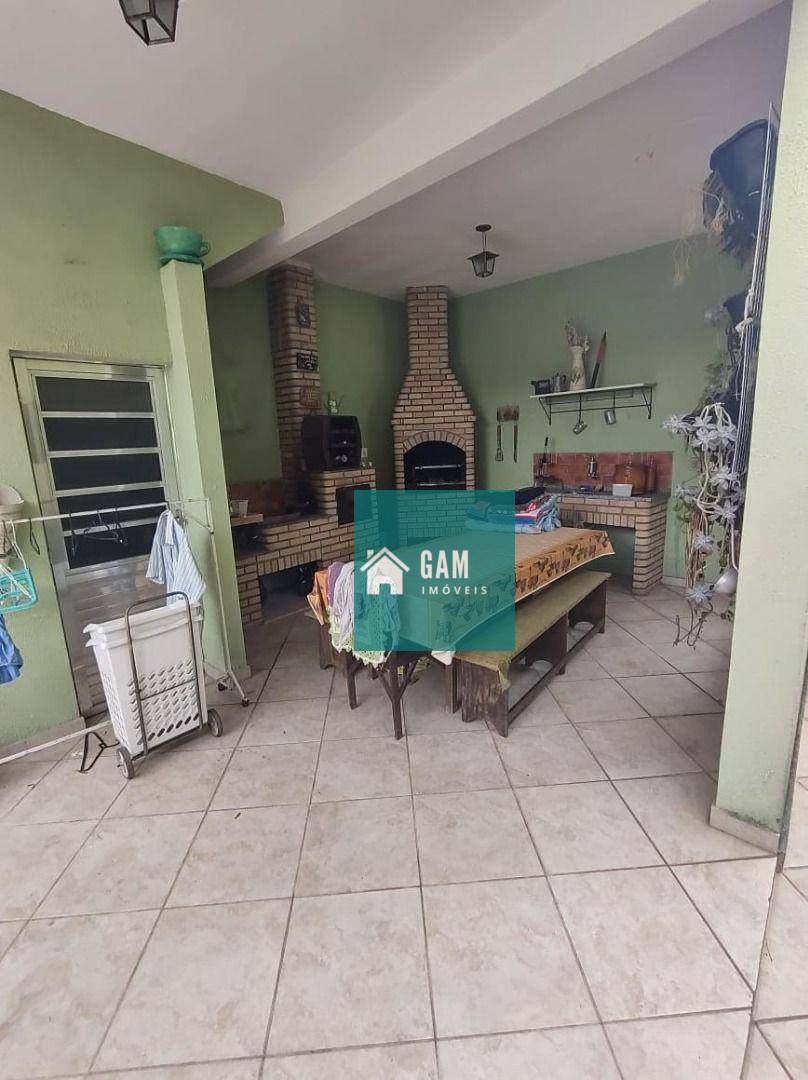 Sobrado à venda com 4 quartos, 200m² - Foto 3