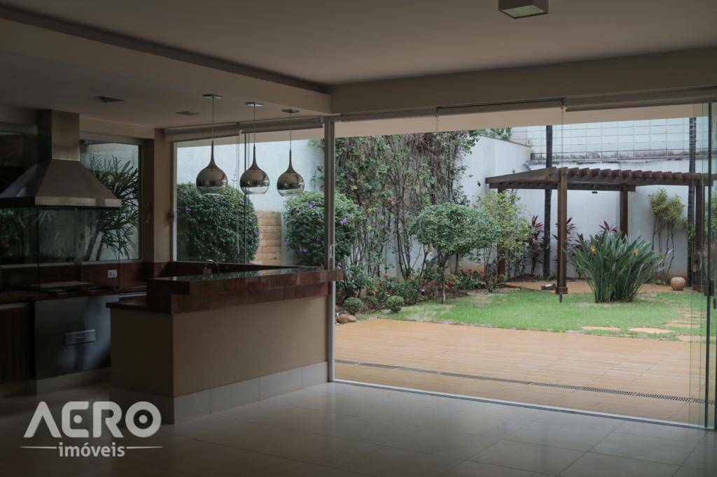 Casa de Condomínio à venda com 4 quartos, 361m² - Foto 1