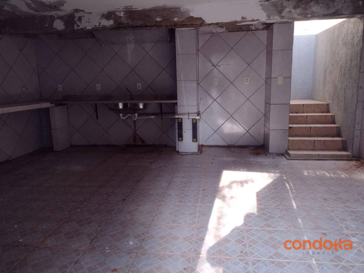 Casa para alugar com 3 quartos, 120m² - Foto 2