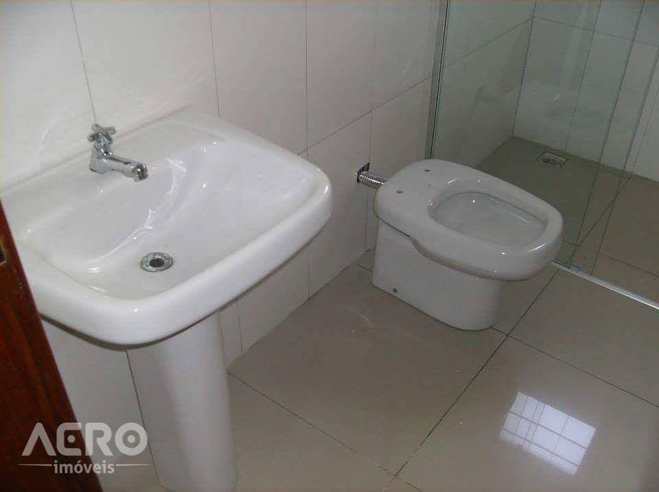 Casa à venda com 3 quartos, 150m² - Foto 11