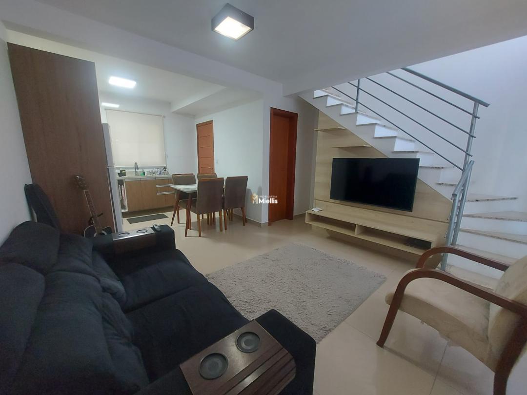 Casa à venda com 2 quartos, 64m² - Foto 3