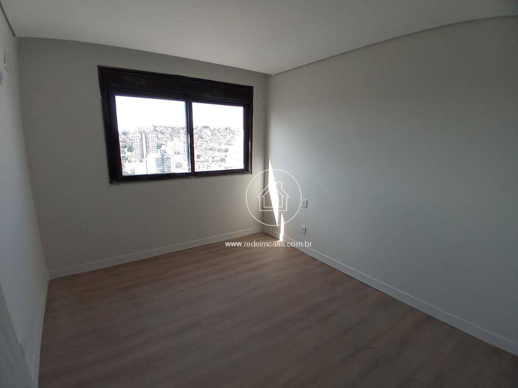 Apartamento à venda com 4 quartos, 186m² - Foto 20