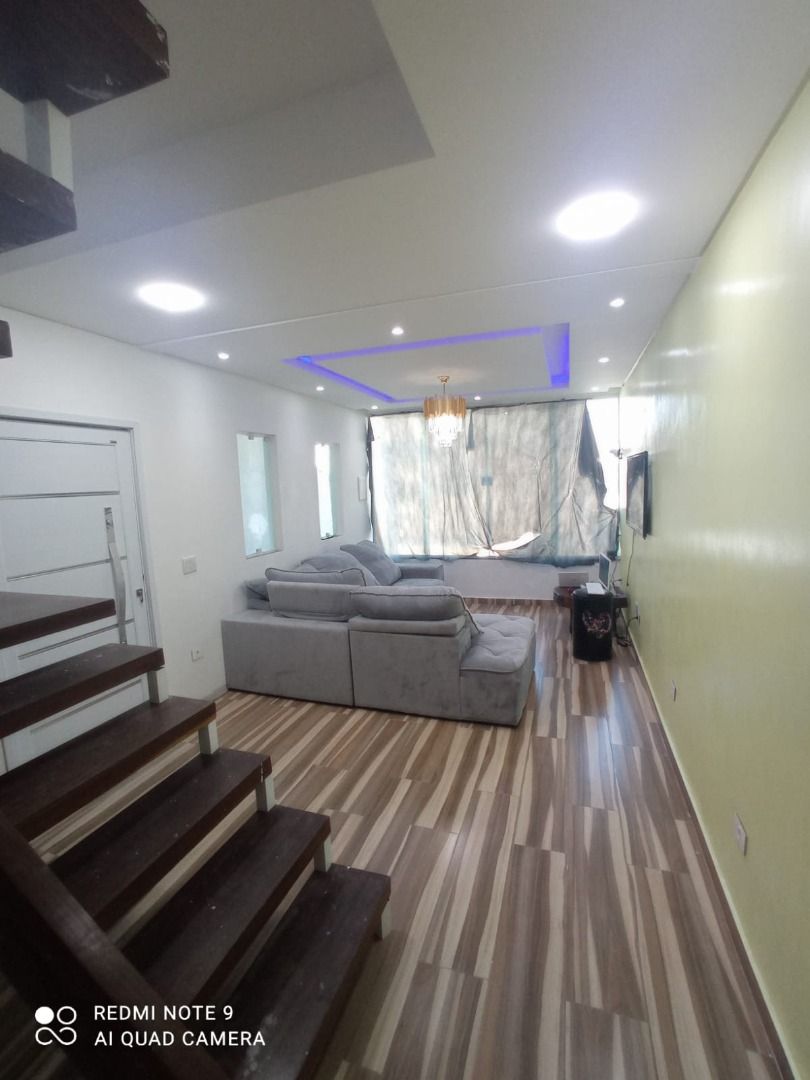 Sobrado à venda com 3 quartos, 350m² - Foto 1