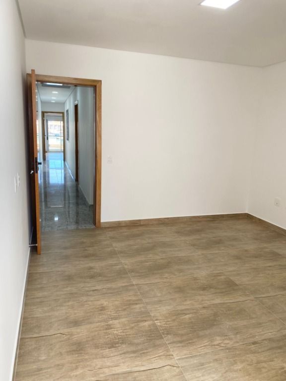 Sobrado à venda com 3 quartos, 240m² - Foto 37