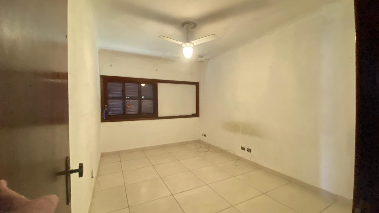 Casa para alugar com 4 quartos, 437m² - Foto 11