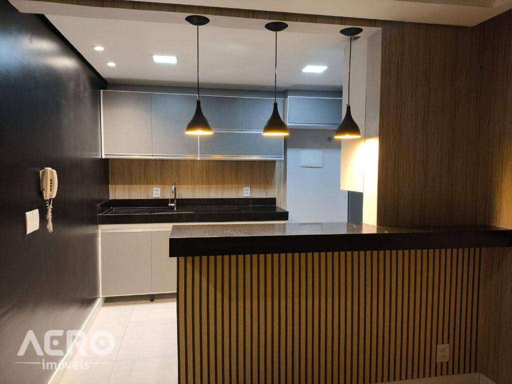 Apartamento à venda com 2 quartos, 70m² - Foto 4