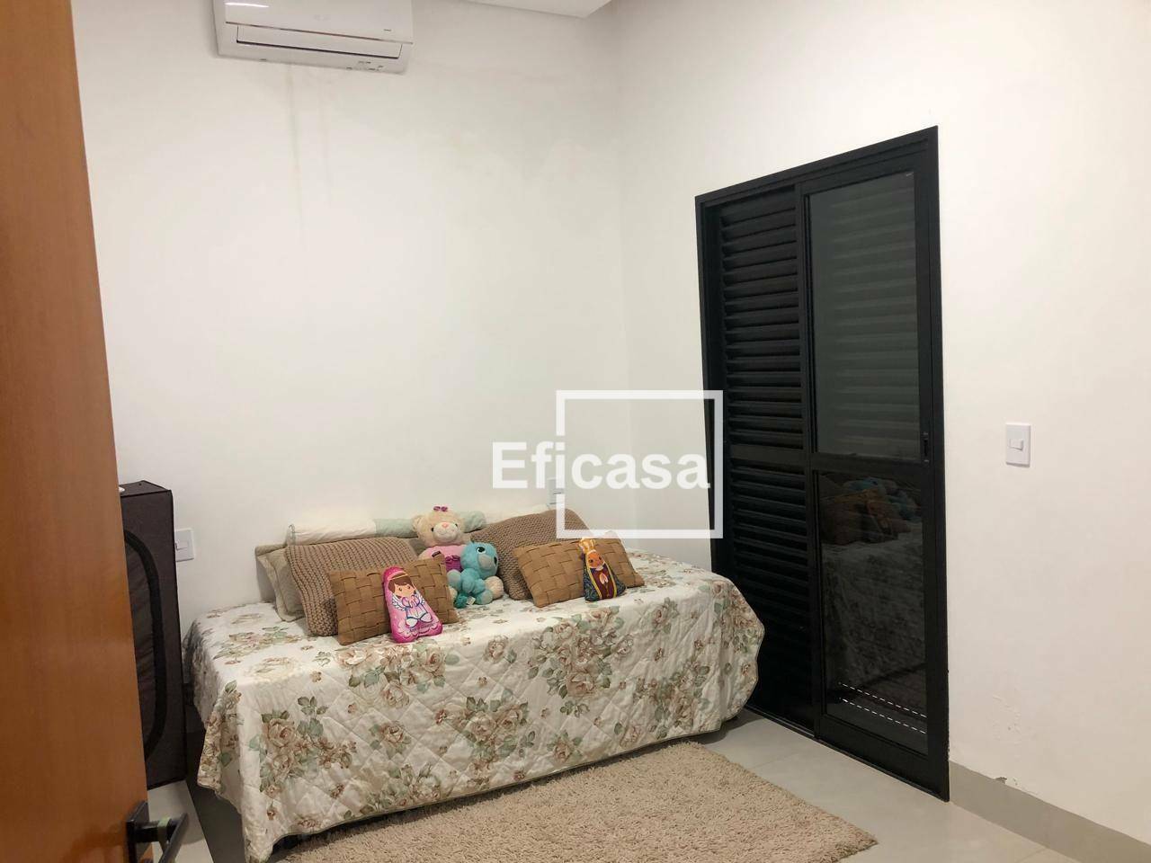 Casa de Condomínio para alugar com 3 quartos, 180m² - Foto 4