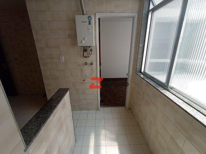 Apartamento para alugar com 2 quartos, 84m² - Foto 12