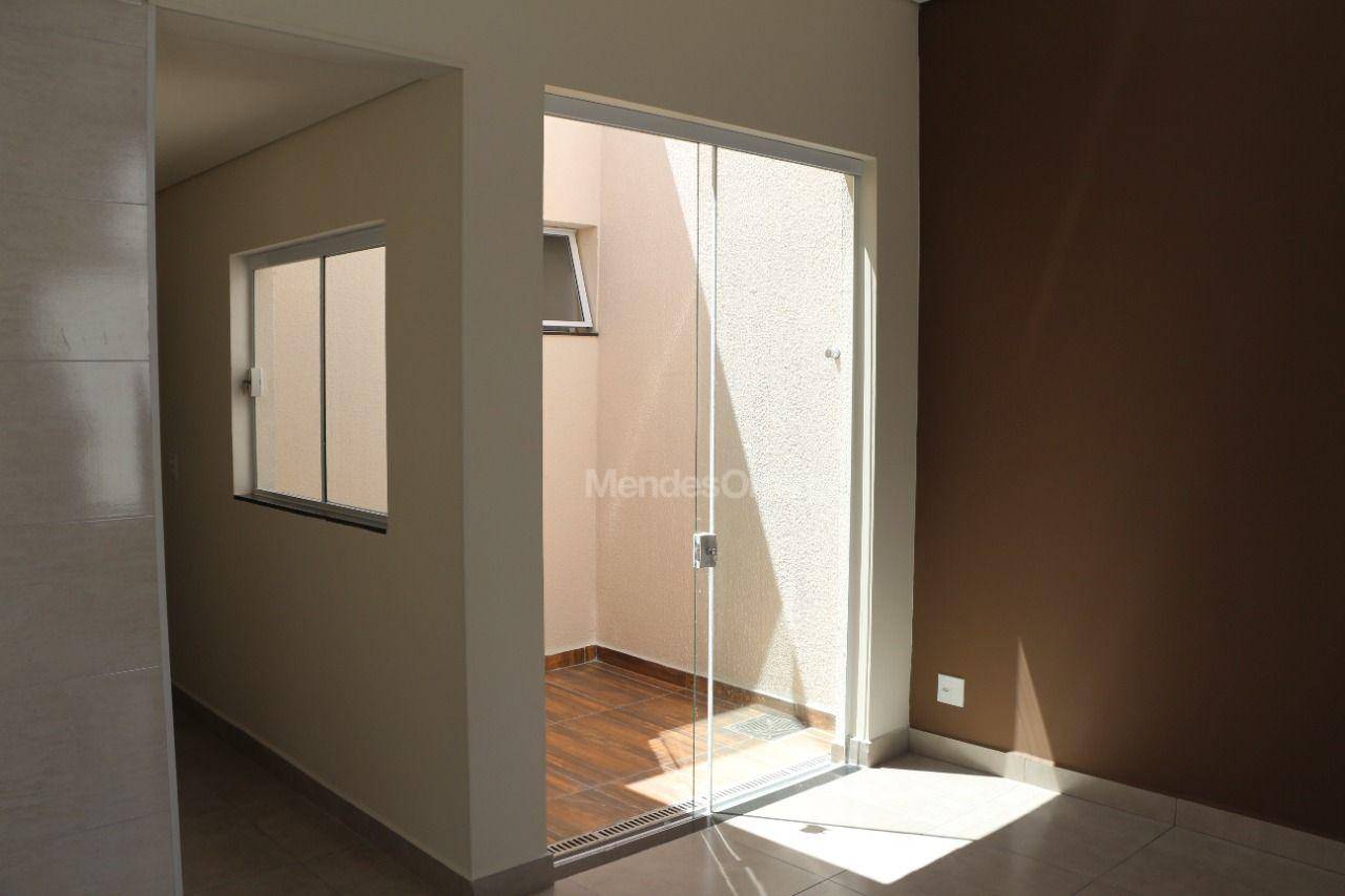 Casa à venda com 2 quartos, 82m² - Foto 5