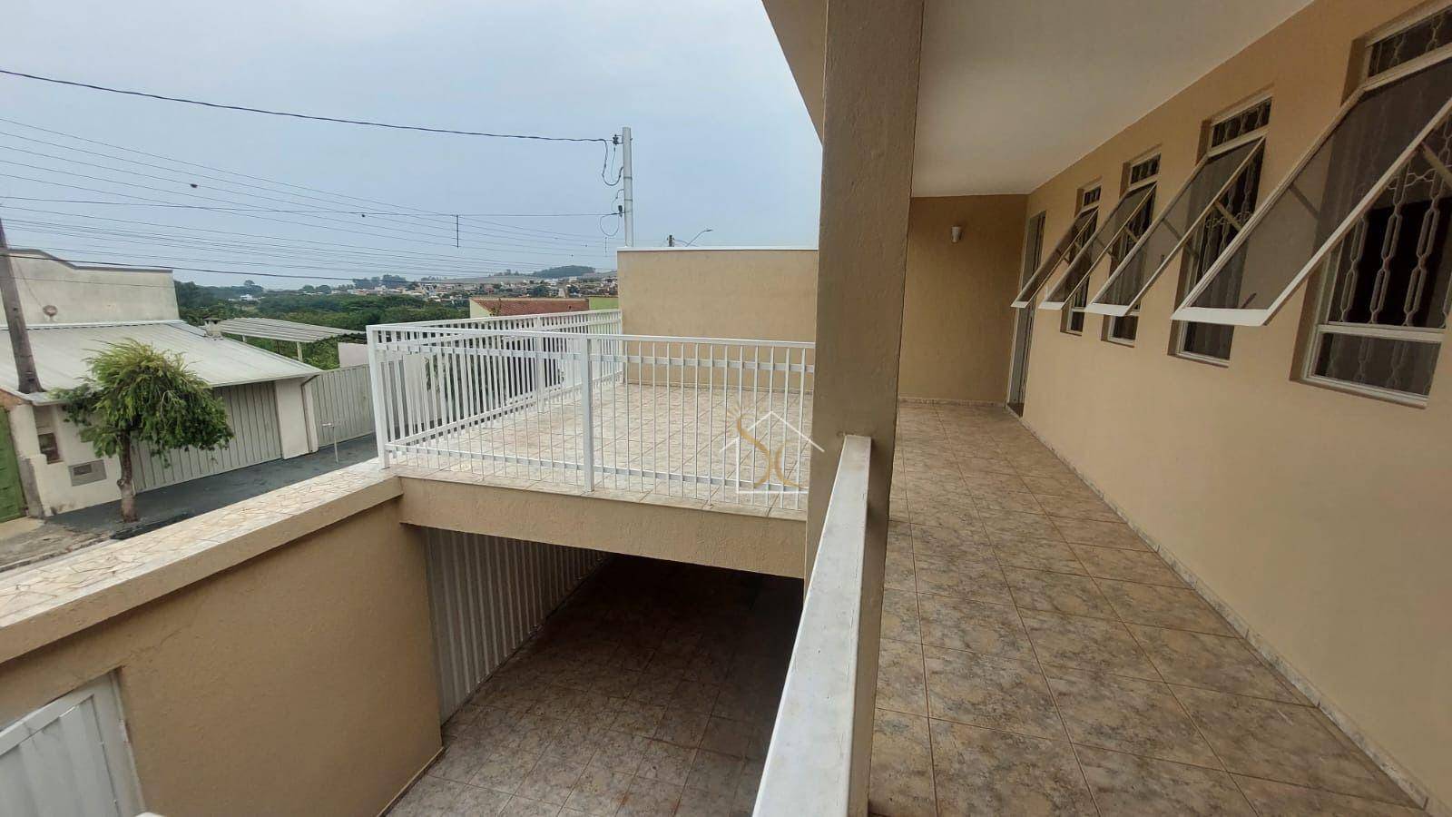 Casa à venda com 2 quartos, 100m² - Foto 2