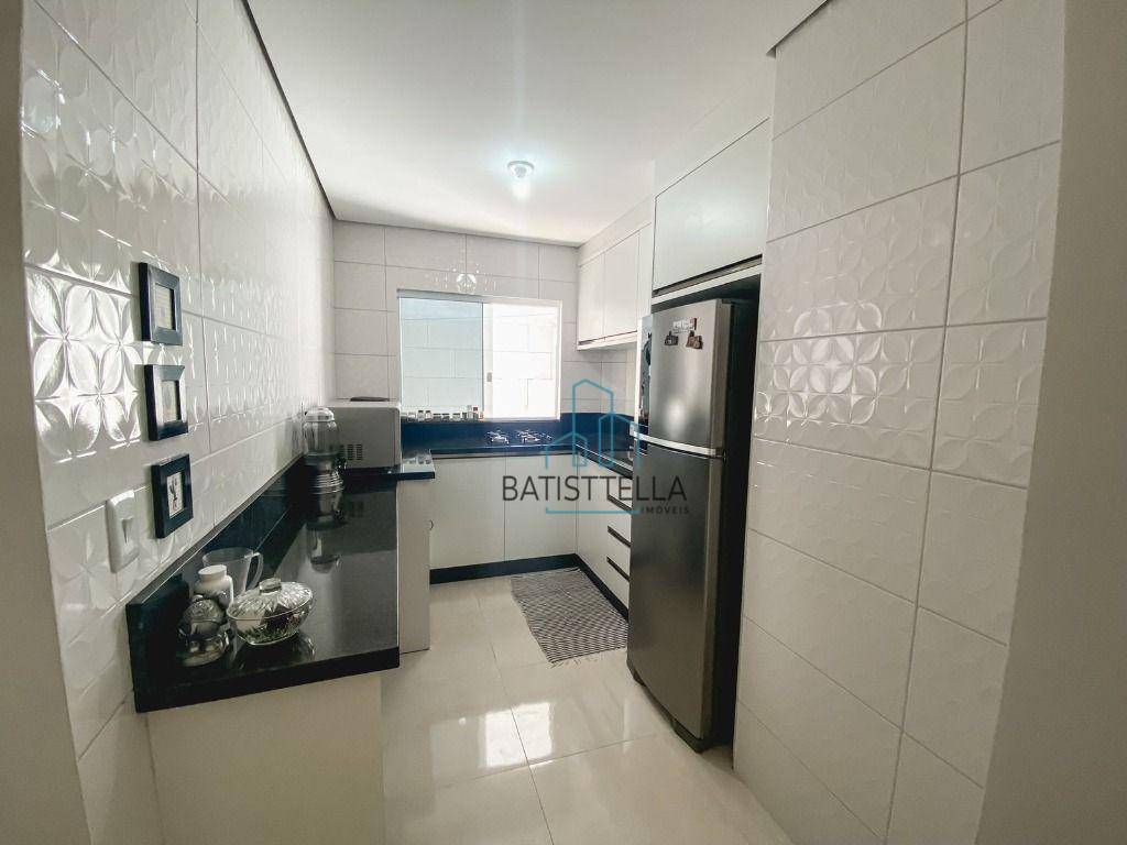 Apartamento à venda com 2 quartos, 77m² - Foto 5